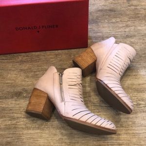 Donald Pliner Booties size 10